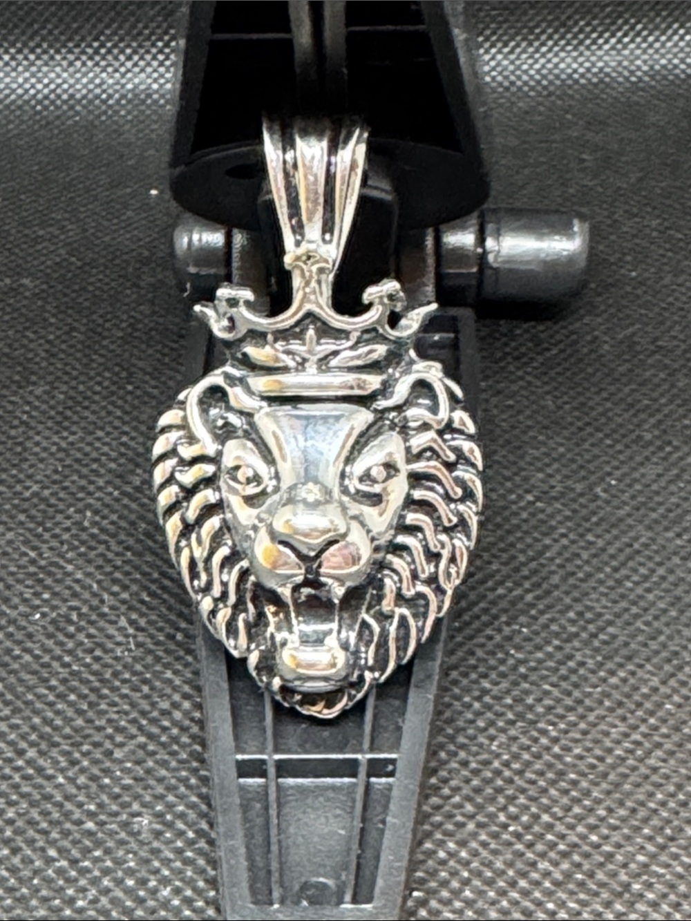 Royal Roaring Crowned Lion Pendant detailed, textured lion's head with crown